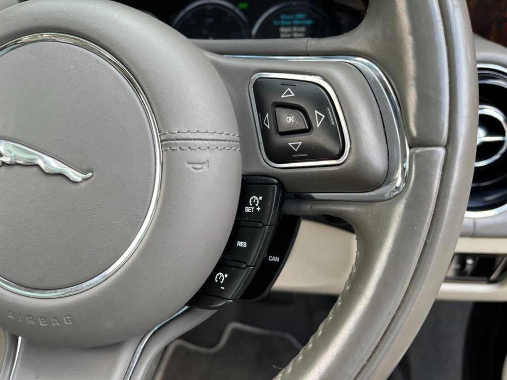 USED 2014 14 JAGUAR XJ 3.0 D V6 PORTFOLIO L 4d 275 BHP 
