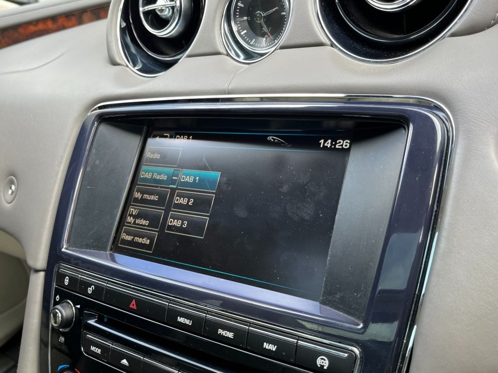 USED 2014 14 JAGUAR XJ 3.0 D V6 PORTFOLIO L 4d 275 BHP 