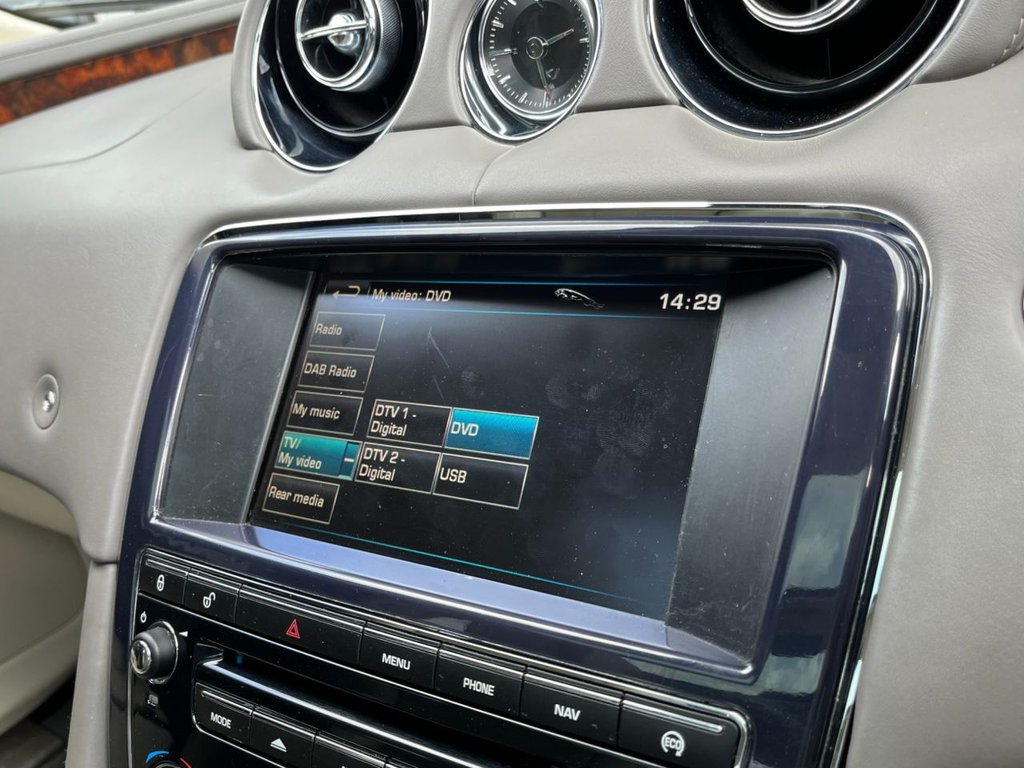 USED 2014 14 JAGUAR XJ 3.0 D V6 PORTFOLIO L 4d 275 BHP 