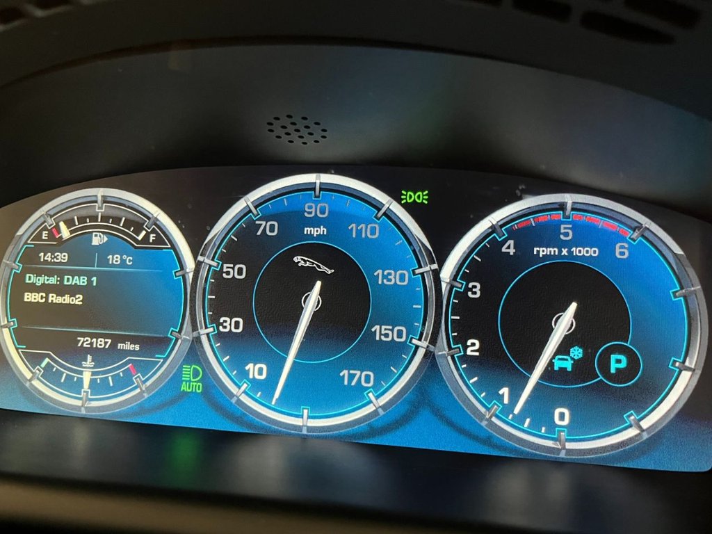 USED 2014 14 JAGUAR XJ 3.0 D V6 PORTFOLIO L 4d 275 BHP 