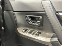 USED 2018 18 MITSUBISHI SHOGUN 3.2 DI-D SG3 5d 187 BHP LWB 7 SEATER 1 Owner Mitsubishi service record 13/03/19   26/02/20  22/03/21  09/03/22  06/03/23  18/03/24