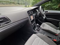 USED 2016 16 VOLKSWAGEN GOLF 1.4 R LINE EDITION TSI ACT BMT DSG 5d 148 BHP 