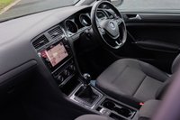 USED 2017 VOLKSWAGEN GOLF 1.6 SE NAVIGATION TDI BLUEMOTION TECHNOLOGY 5d 114 BHP 