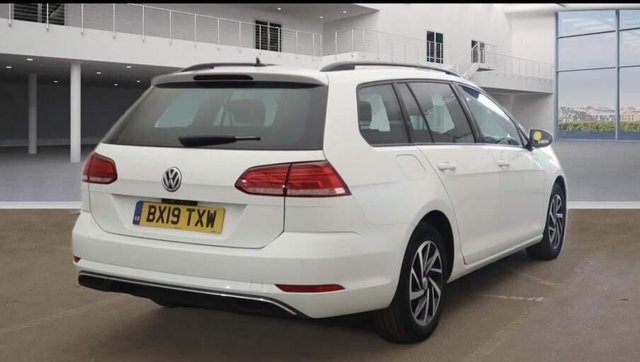 2019 Volkswagen Golf - Photo 5