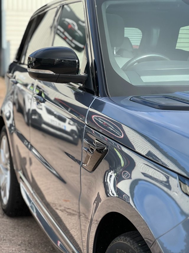 View our LAND ROVER RANGE ROVER SPORT