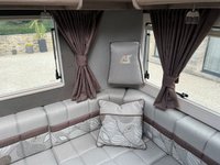 USED 2022 22 AUTO-SLEEPERS BROADWAY EL 2.2 BLUEHDI 440 B/B TL 160 BHP 2022 Broadway EL Auto Sleeper, based on a Peugeot 2.2 litre diesel manual 6 speed gearbox, fitted with Comfort pack and Winter package, just 2 owners from new with the added benefit of a factory fitted full habitation Air Conditioning unit.