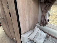 USED 2022 22 AUTO-SLEEPERS BROADWAY EL 2.2 BLUEHDI 440 B/B TL 160 BHP 2022 Broadway EL Auto Sleeper, based on a Peugeot 2.2 litre diesel manual 6 speed gearbox, fitted with Comfort pack and Winter package, just 2 owners from new with the added benefit of a factory fitted full habitation Air Conditioning unit.