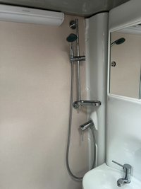 USED 2022 22 AUTO-SLEEPERS BROADWAY EL 2.2 BLUEHDI 440 B/B TL 160 BHP 2022 Broadway EL Auto Sleeper, based on a Peugeot 2.2 litre diesel manual 6 speed gearbox, fitted with Comfort pack and Winter package, just 2 owners from new with the added benefit of a factory fitted full habitation Air Conditioning unit.