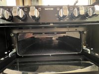 USED 2022 22 AUTO-SLEEPERS BROADWAY EL 2.2 BLUEHDI 440 B/B TL 160 BHP 2022 Broadway EL Auto Sleeper, based on a Peugeot 2.2 litre diesel manual 6 speed gearbox, fitted with Comfort pack and Winter package, just 2 owners from new with the added benefit of a factory fitted full habitation Air Conditioning unit.