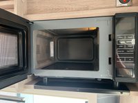 USED 2022 22 AUTO-SLEEPERS BROADWAY EL 2.2 BLUEHDI 440 B/B TL 160 BHP 2022 Broadway EL Auto Sleeper, based on a Peugeot 2.2 litre diesel manual 6 speed gearbox, fitted with Comfort pack and Winter package, just 2 owners from new with the added benefit of a factory fitted full habitation Air Conditioning unit.