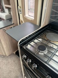 USED 2022 22 AUTO-SLEEPERS BROADWAY EL 2.2 BLUEHDI 440 B/B TL 160 BHP 2022 Broadway EL Auto Sleeper, based on a Peugeot 2.2 litre diesel manual 6 speed gearbox, fitted with Comfort pack and Winter package, just 2 owners from new with the added benefit of a factory fitted full habitation Air Conditioning unit.