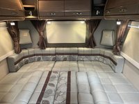 USED 2022 22 AUTO-SLEEPERS BROADWAY EL 2.2 BLUEHDI 440 B/B TL 160 BHP 2022 Broadway EL Auto Sleeper, based on a Peugeot 2.2 litre diesel manual 6 speed gearbox, fitted with Comfort pack and Winter package, just 2 owners from new with the added benefit of a factory fitted full habitation Air Conditioning unit.