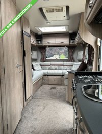 USED 2022 22 AUTO-SLEEPERS BROADWAY EL 2.2 BLUEHDI 440 B/B TL 160 BHP 2022 Broadway EL Auto Sleeper, based on a Peugeot 2.2 litre diesel manual 6 speed gearbox, fitted with Comfort pack and Winter package, just 2 owners from new with the added benefit of a factory fitted full habitation Air Conditioning unit.