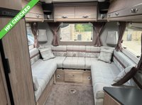 USED 2022 22 AUTO-SLEEPERS BROADWAY EL 2.2 BLUEHDI 440 B/B TL 160 BHP 2022 Broadway EL Auto Sleeper, based on a Peugeot 2.2 litre diesel manual 6 speed gearbox, fitted with Comfort pack and Winter package, just 2 owners from new with the added benefit of a factory fitted full habitation Air Conditioning unit.