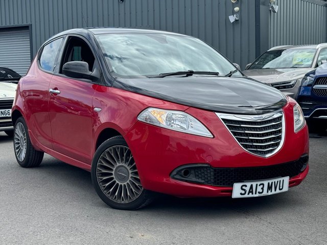 2013 13 Chrysler Ypsilon 1.2 BLACK AND RED 5d 69 BHP