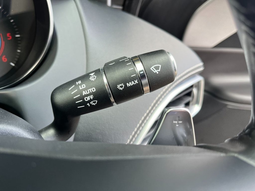 USED 2017 67 JAGUAR XE 2.0 D R-SPORT AWD 4d 178 BHP 