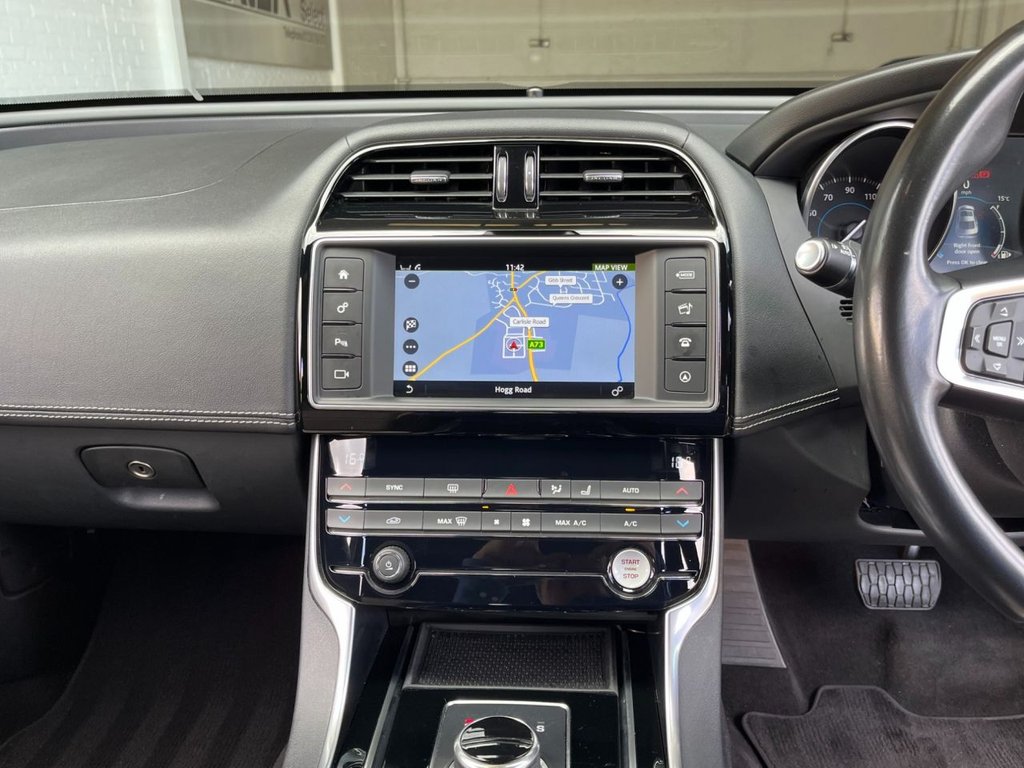 USED 2017 67 JAGUAR XE 2.0 D R-SPORT AWD 4d 178 BHP 