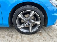 USED 2015 65 VOLVO V40 2.0 T3 R-DESIGN NAV 5d 150 BHP FULL SERVICE HISTORY,  2 KEYS