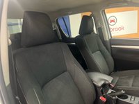 USED 2021 21 TOYOTA HI-LUX 2.4L ICON 4WD D-4D DCB 0d 147 BHP *12 MONTH MOT & FULL SERVICE*