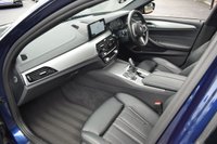 USED 2018 11 BMW 5 SERIES 3.0 530D XDRIVE M SPORT 4d 261 BHP SUNROOF / M SPORT+ / HUD / H&K