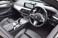 USED 2018 11 BMW 5 SERIES 3.0 530D XDRIVE M SPORT 4d 261 BHP SUNROOF / M SPORT+ / HUD / H&K