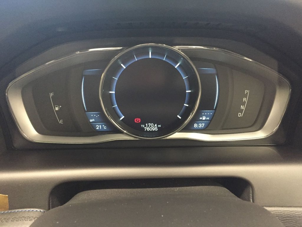 USED 2014 14 VOLVO XC60 2.4 D5 R-DESIGN LUX NAV AWD 5d 212 BHP WINTER PACK SUNFOOF KEYLESS