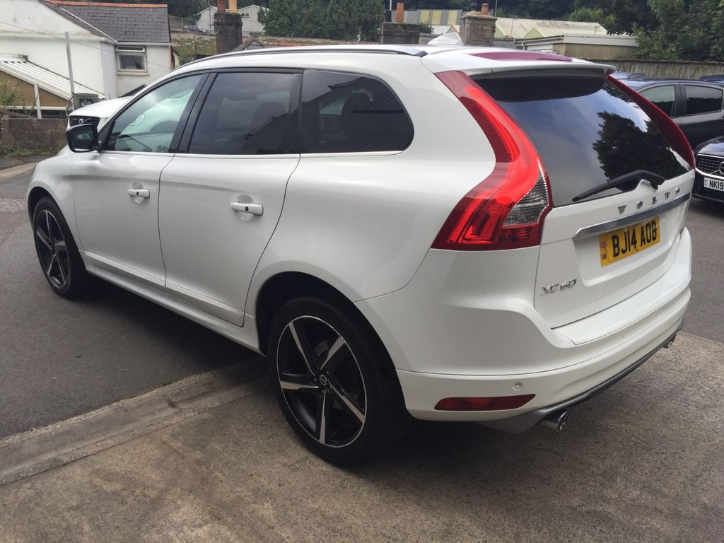 USED 2014 14 VOLVO XC60 2.4 D5 R-DESIGN LUX NAV AWD 5d 212 BHP WINTER PACK SUNFOOF KEYLESS