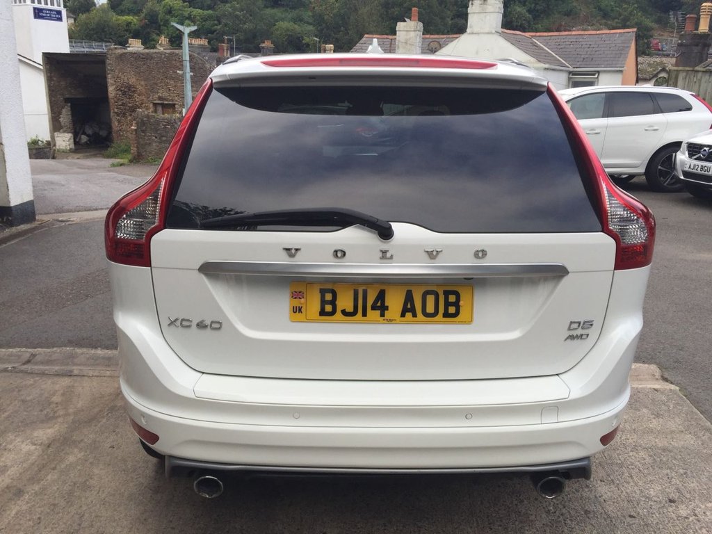 USED 2014 14 VOLVO XC60 2.4 D5 R-DESIGN LUX NAV AWD 5d 212 BHP WINTER PACK SUNFOOF KEYLESS