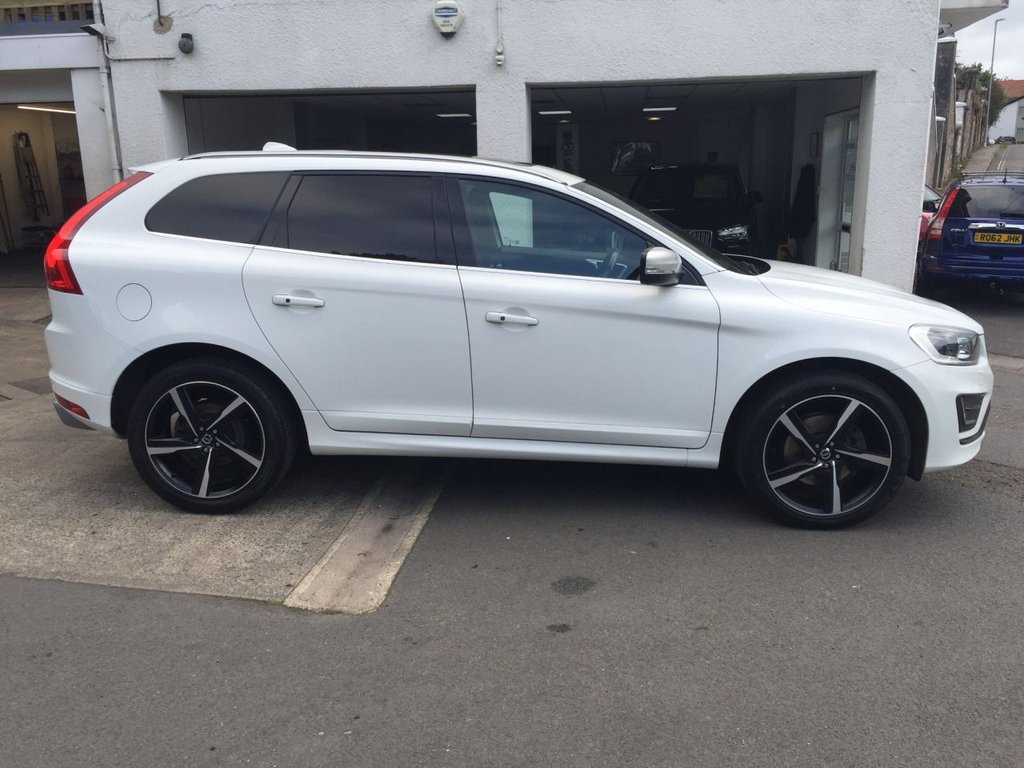 USED 2014 14 VOLVO XC60 2.4 D5 R-DESIGN LUX NAV AWD 5d 212 BHP WINTER PACK SUNFOOF KEYLESS