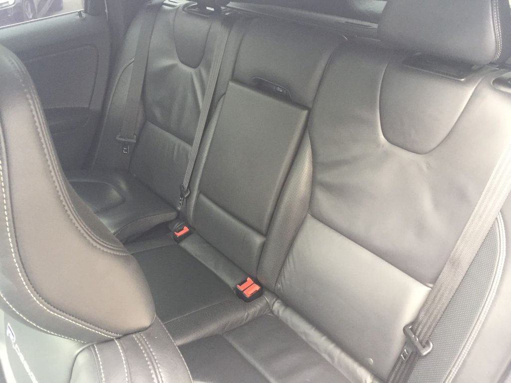 USED 2014 14 VOLVO XC60 2.4 D5 R-DESIGN LUX NAV AWD 5d 212 BHP WINTER PACK SUNFOOF KEYLESS