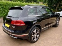 USED 2015 15 VOLKSWAGEN TOUAREG 3.0 V6 R-LINE TDI BLUEMOTION TECHNOLOGY 5d 259 BHP LEATHER HEATED SEATS - C/CONTROL