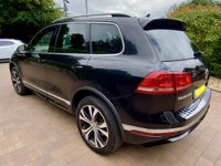 USED 2015 15 VOLKSWAGEN TOUAREG 3.0 V6 R-LINE TDI BLUEMOTION TECHNOLOGY 5d 259 BHP LEATHER HEATED SEATS - C/CONTROL