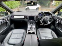USED 2015 15 VOLKSWAGEN TOUAREG 3.0 V6 R-LINE TDI BLUEMOTION TECHNOLOGY 5d 259 BHP LEATHER HEATED SEATS - C/CONTROL