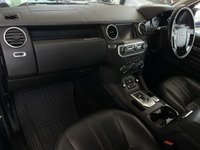 USED 2015 15 LAND ROVER DISCOVERY 3.0 SDV6 COMMERCIAL XS 255 BHP 2 Keys | 20" Alloys | 7 Services