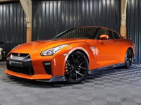 USED 2019 69 NISSAN GT-R 3.8 PRESTIGE 2d 562 BHP AMAZING LOW MILEAGE CAR, GRET HISTORY SUPPLIED WITH 12 MONTH WARRANTY.  COMPLETELY STANDARD CAR, GREAT FINANCE AND PART EXCHANGE DEALS, UK NATIONAL DELIVERY AVAILABLE.