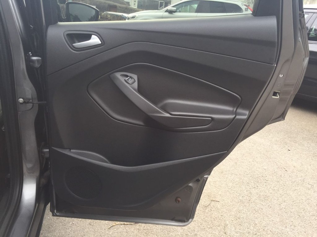 USED 2013 62 FORD KUGA 2.0 ZETEC TDCI 5d 138 BHP DAB BLUE TOOTH PHONE