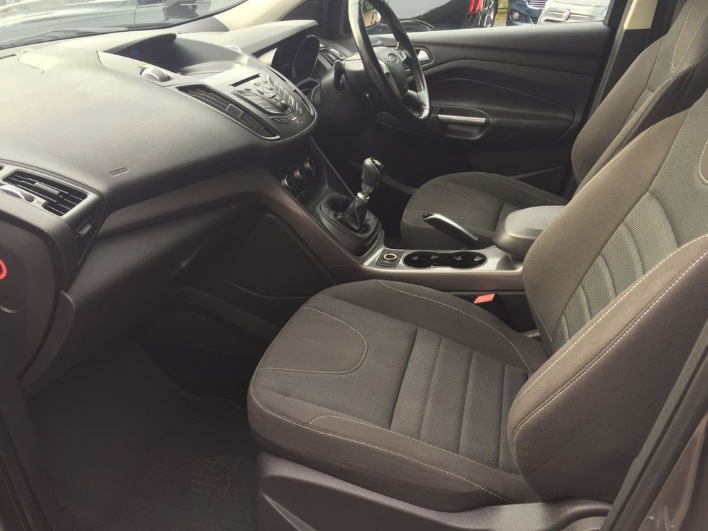 USED 2013 62 FORD KUGA 2.0 ZETEC TDCI 5d 138 BHP DAB BLUE TOOTH PHONE