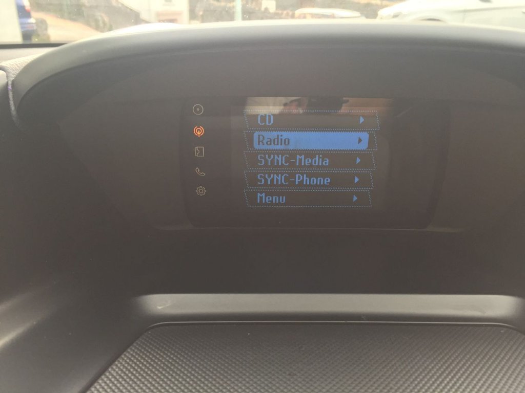 USED 2013 62 FORD KUGA 2.0 ZETEC TDCI 5d 138 BHP DAB BLUE TOOTH PHONE