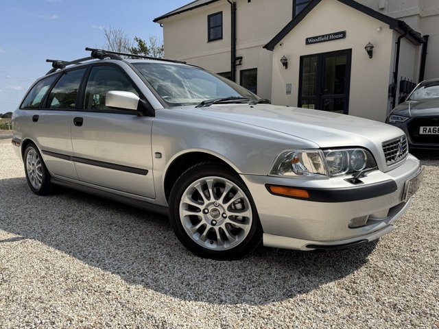 2004 Volvo V40 1.8i Sport 5dr [122bhp]