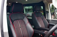 USED 2021 21 VOLKSWAGEN TRANSPORTER 2.0L T32 TDI KOMBI HIGHLINE 4MOTION 0d 202 BHP KW Suspension | Spare Wheels