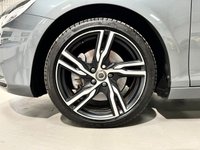USED 2019 19 VOLVO V40 1.5 T3 R-DESIGN EDITION 5d 151 BHP 18" ALLOYS+REAR CAMERA+SAT NAV