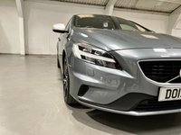 USED 2019 19 VOLVO V40 1.5 T3 R-DESIGN EDITION 5d 151 BHP 18" ALLOYS+REAR CAMERA+SAT NAV