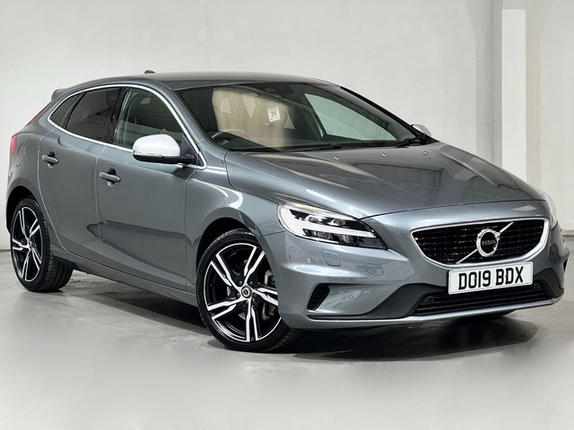 2019 19 Volvo V40 1.5 T3 R-DESIGN EDITION 5d 151 BHP