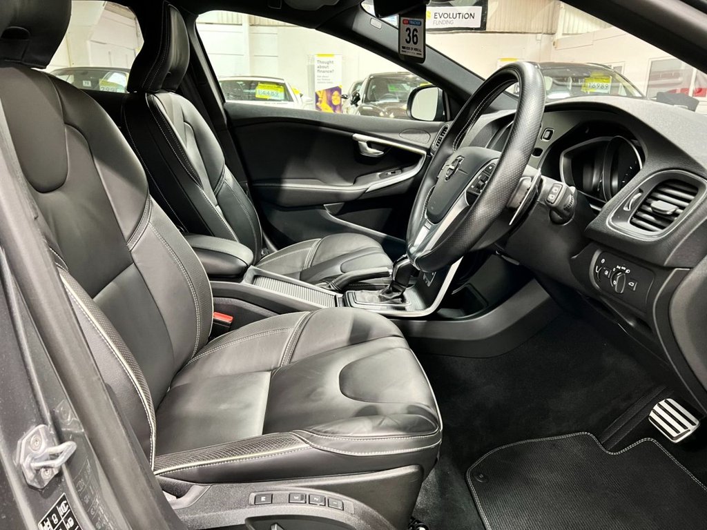USED 2019 19 VOLVO V40 1.5 T3 R-DESIGN EDITION 5d 151 BHP 18" ALLOYS+REAR CAMERA+SAT NAV