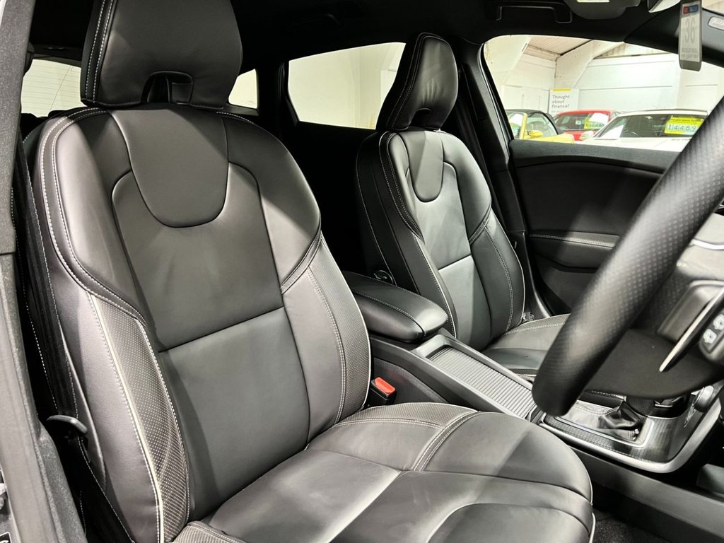 USED 2019 19 VOLVO V40 1.5 T3 R-DESIGN EDITION 5d 151 BHP 18" ALLOYS+REAR CAMERA+SAT NAV