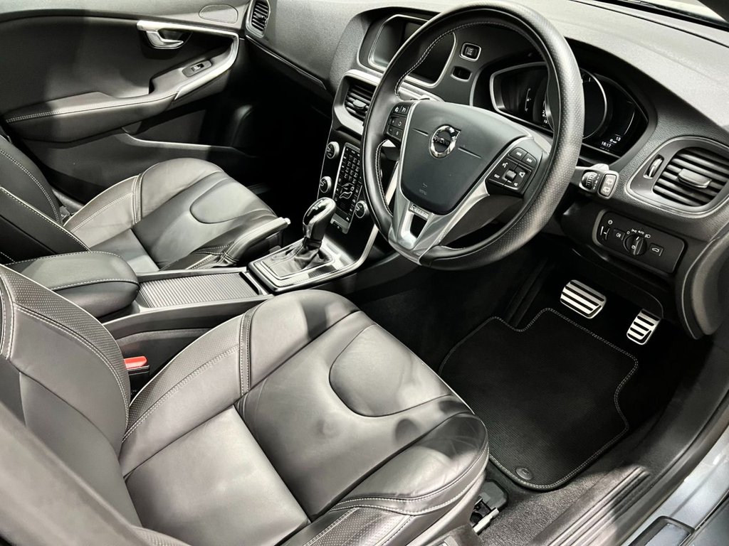 USED 2019 19 VOLVO V40 1.5 T3 R-DESIGN EDITION 5d 151 BHP 18" ALLOYS+REAR CAMERA+SAT NAV