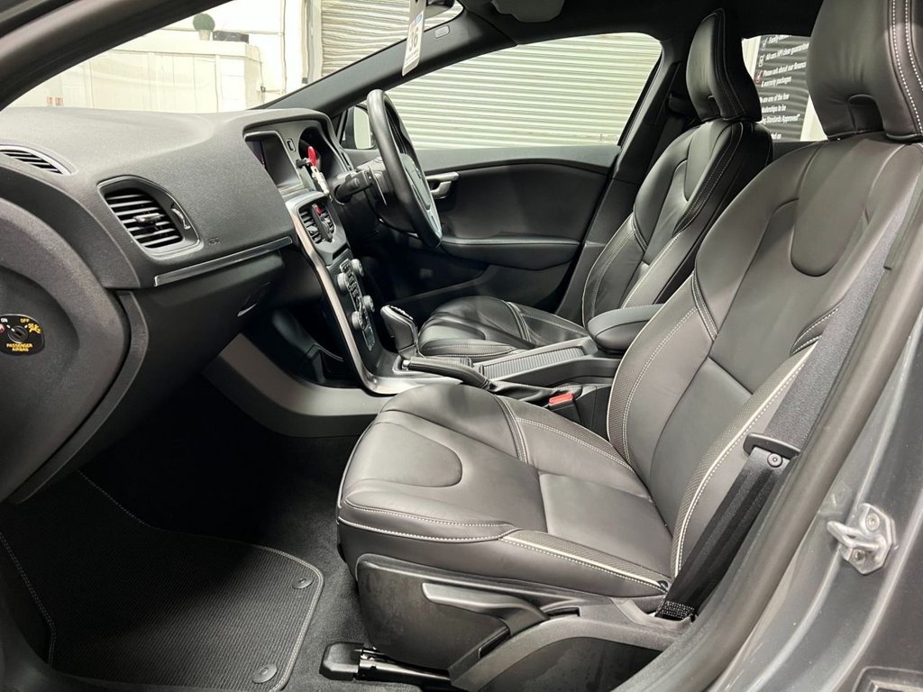 USED 2019 19 VOLVO V40 1.5 T3 R-DESIGN EDITION 5d 151 BHP 18" ALLOYS+REAR CAMERA+SAT NAV