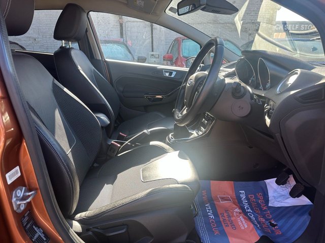 2015 FORD FIESTA - Photo 9