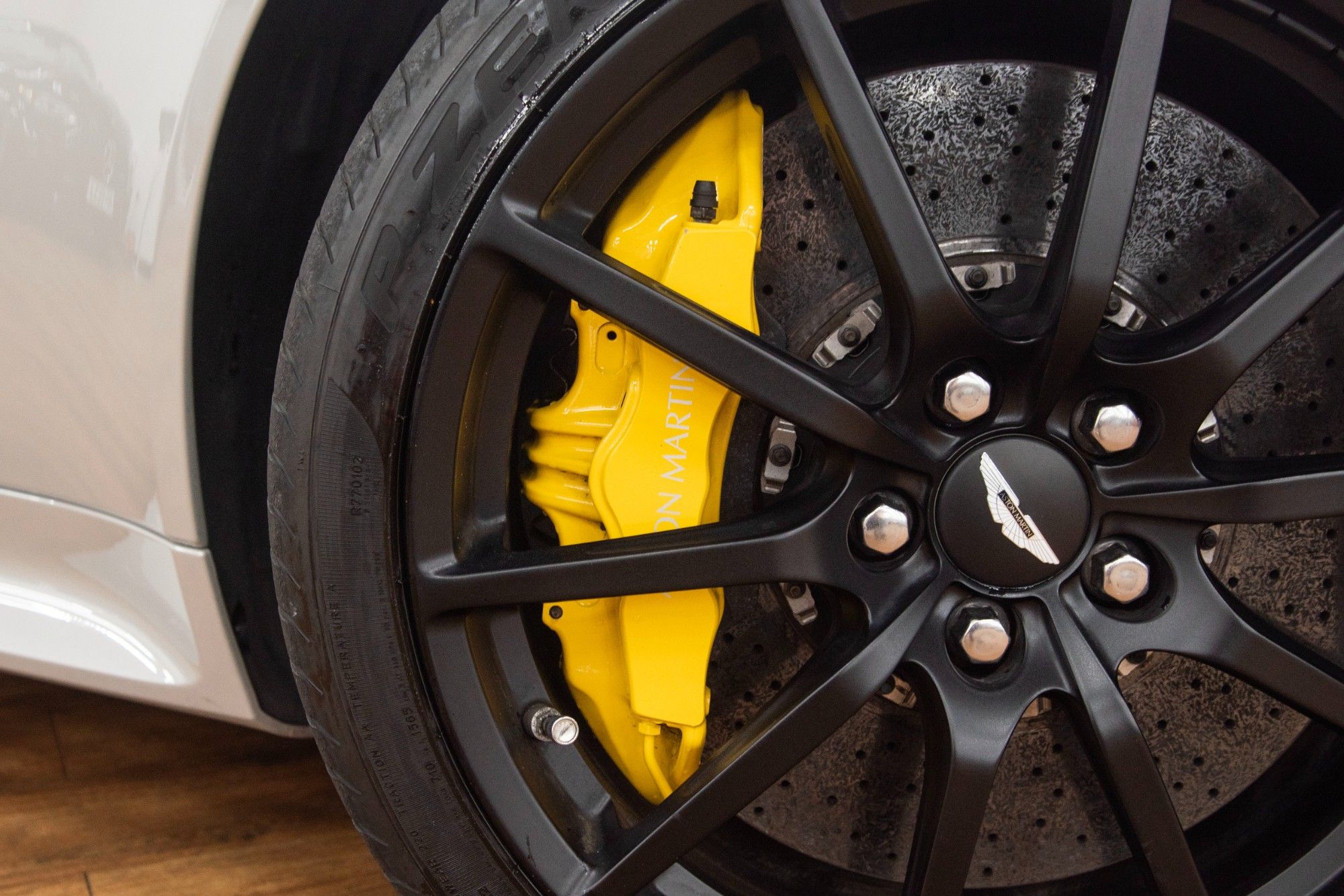 USED 2015 65 ASTON MARTIN VANTAGE 5.9 S V12 