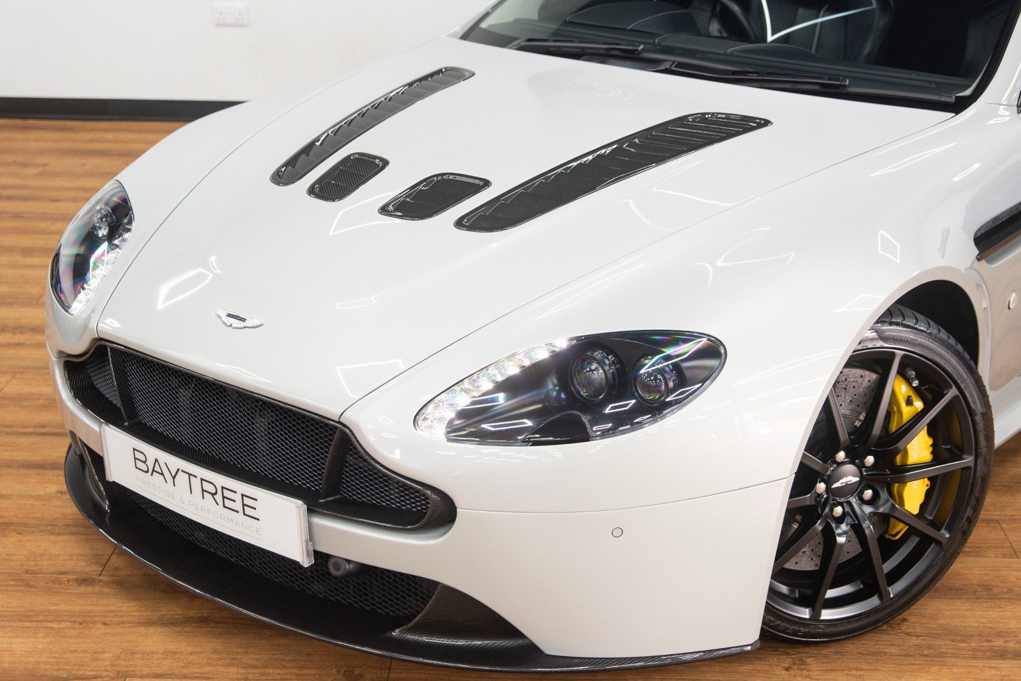 USED 2015 65 ASTON MARTIN VANTAGE 5.9 S V12 